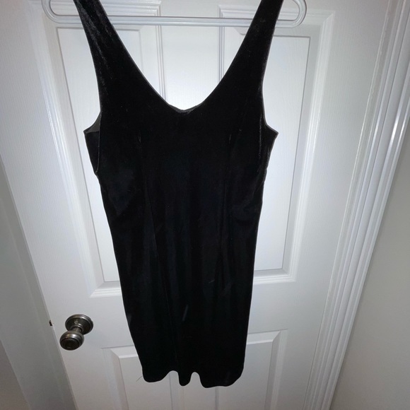 Vero Moda Velour Dress - Picture 2 of 3